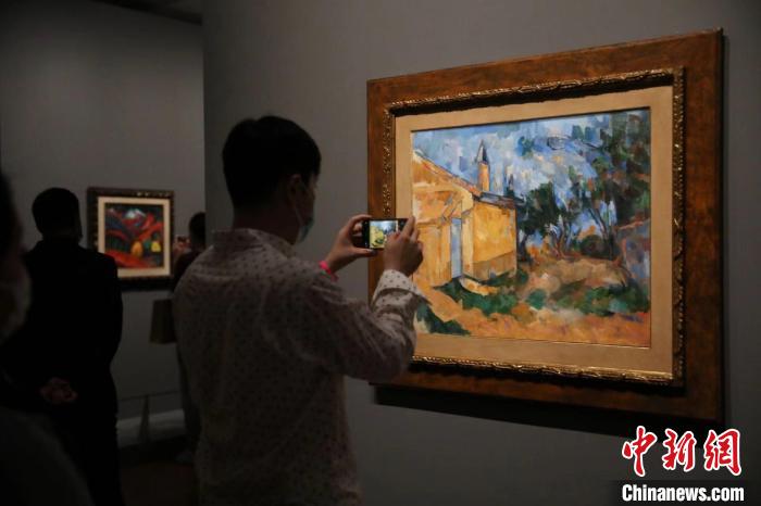 “現(xiàn)代藝術(shù)100年——意大利國家現(xiàn)當(dāng)代美術(shù)館珍藏”藝術(shù)大展?！埡鄠?攝