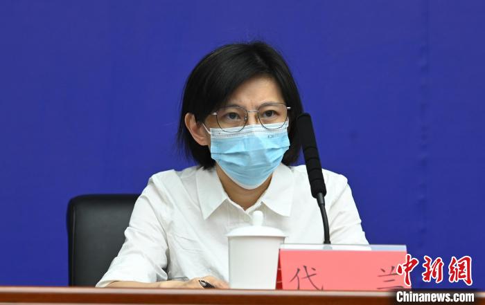 成都市經(jīng)信局總工程師代蘭?！“苍?攝