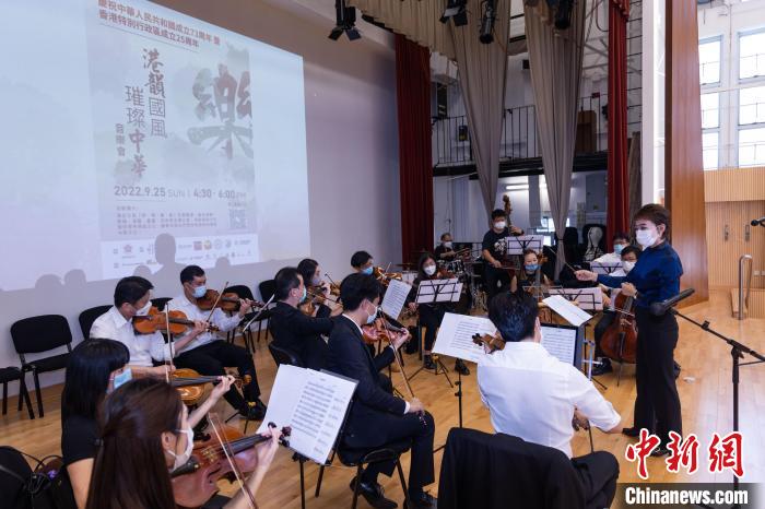 圖為音樂(lè)會(huì)現(xiàn)場(chǎng)?！≈鬓k方供圖