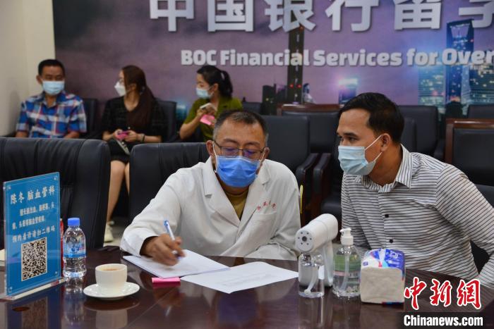 活動現(xiàn)場?！∮嘞娆B 攝