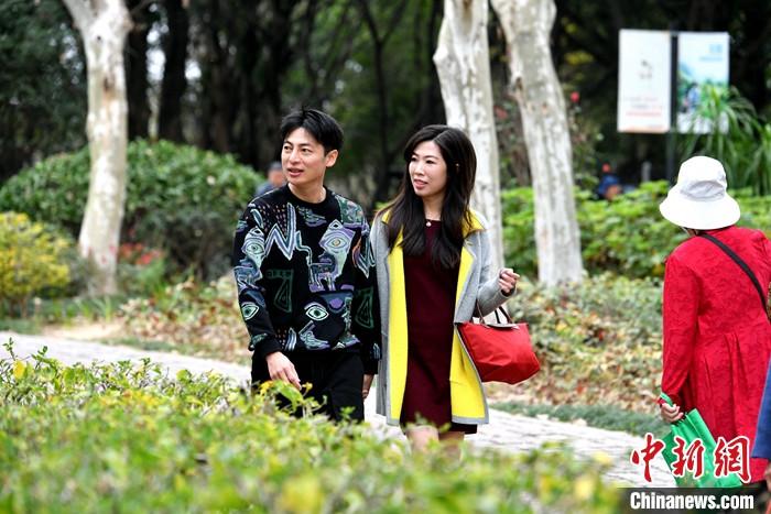 圖為3月15日，張家豪(左)與林佳臻在福建福州金山公園游玩。 <a target='_blank' href='/'><p  align=