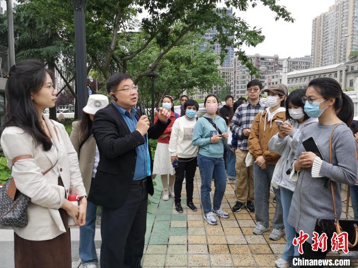 活動(dòng)現(xiàn)場(chǎng)?！》队畋?攝