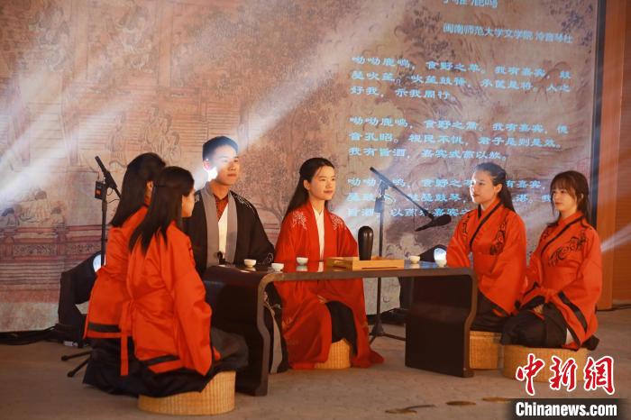 2023年閩南詩歌節(jié)開幕式暨詩歌朗誦會現(xiàn)場?！￠}南師范大學供圖