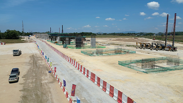 哥打巴魯車站施工現(xiàn)場。中國交通建設(shè)有限公司供圖