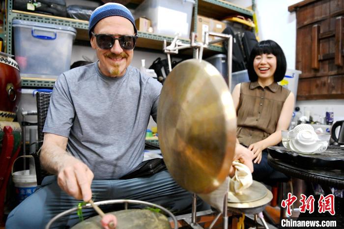 代表團(tuán)成員在漳州木偶表演館開(kāi)展文化藝術(shù)交流活動(dòng)?！埥鸫?攝