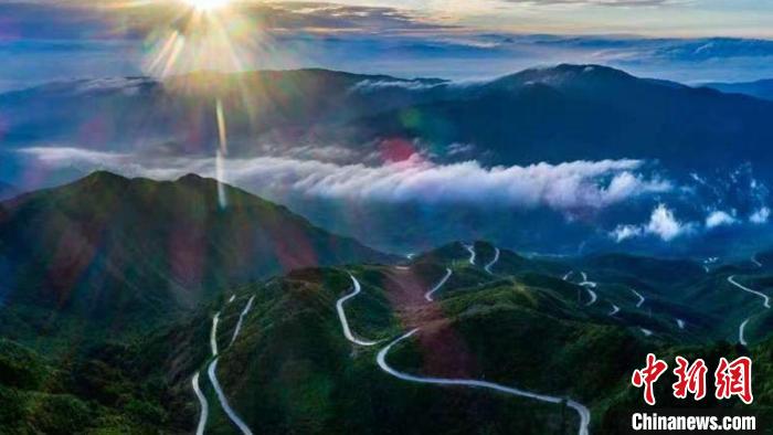 湖南城步苗族自治縣地處湘西南苗疆要區(qū)?！〕遣娇h委宣傳部 供圖