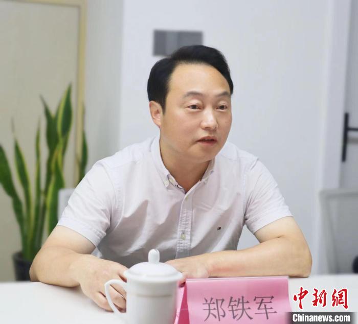 寧德市臺港澳辦主任鄭鐵軍講話?！窃式?攝