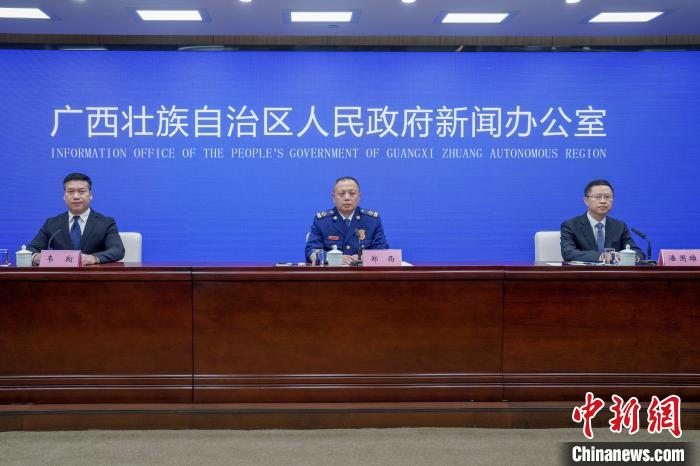 圖為發(fā)布會現(xiàn)場?！⊥跻哉?攝