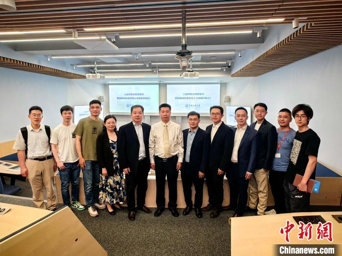 中國(guó)民航大學(xué)代表團(tuán)在英交流情況。　主辦方提供