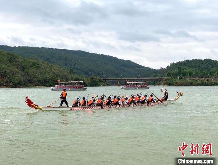 圖為龍舟賽活動?！￡愳o 攝