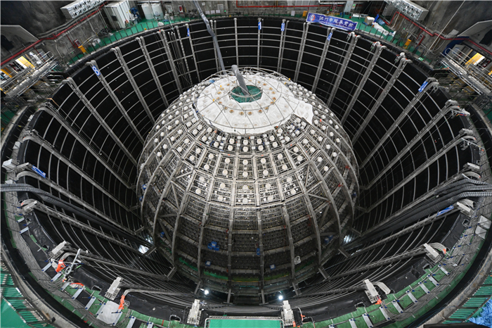 江門中微子實驗室探測器和水池構(gòu)造。中國科學(xué)院高能物理研究所供圖