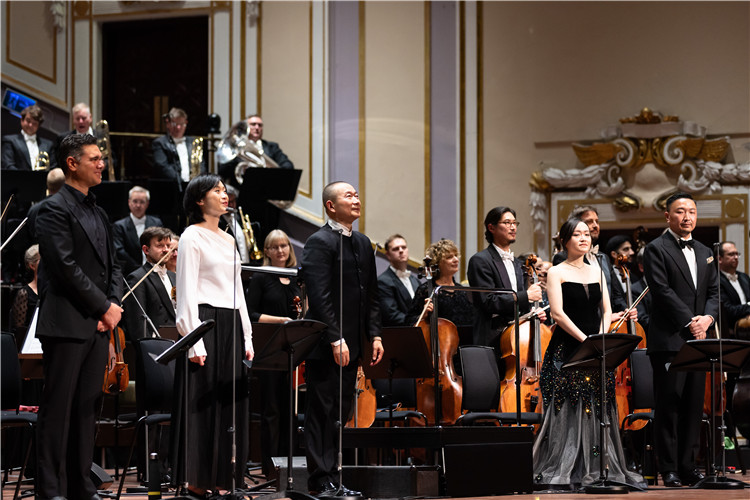 圖片說明： 8月5日，2023愛丁堡國際藝術(shù)節(jié)開幕式音樂會《慈悲頌》的演出現(xiàn)場。照片由藝術(shù)節(jié)組委會提供