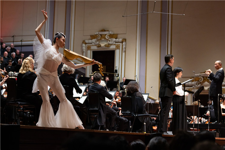 圖8月5日，2023愛丁堡國際藝術(shù)節(jié)開幕式音樂會《慈悲頌》的演出現(xiàn)場。藝術(shù)節(jié)組委會供圖