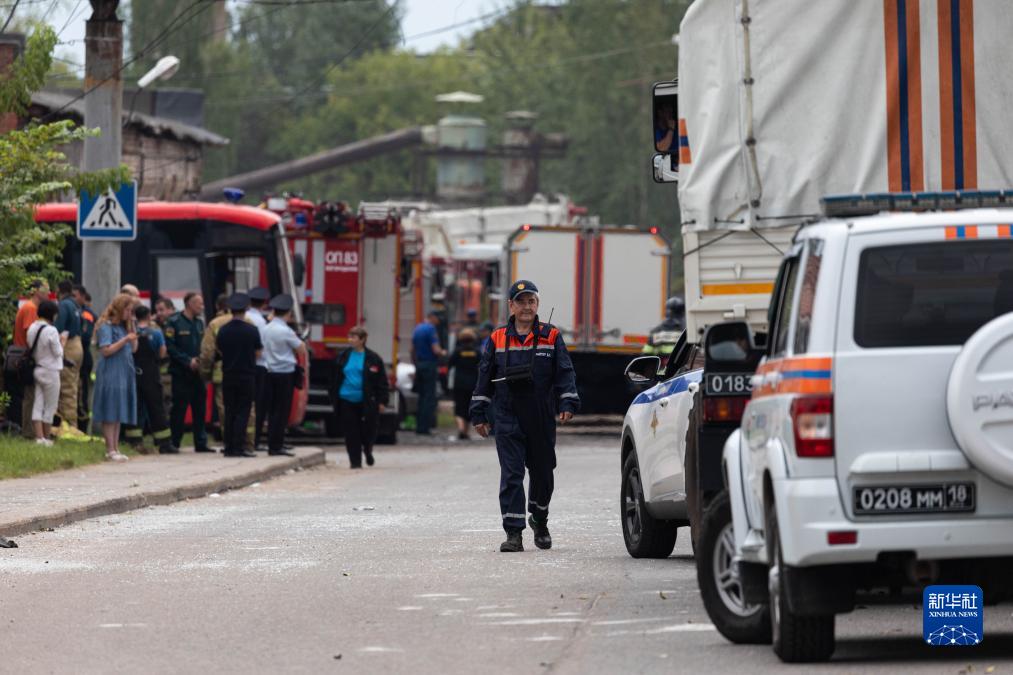 8月9日，在俄羅斯莫斯科州，救援人員在現(xiàn)場(chǎng)工作。
