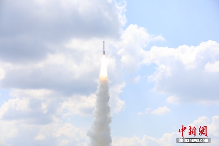 北京時間 2023年9月10日12時30分，中國在太原衛(wèi)星發(fā)射中心使用長征六號改運載火箭，成功將遙感四十號衛(wèi)星發(fā)射升空，衛(wèi)星順利進(jìn)入預(yù)定軌道，發(fā)射任務(wù)獲得圓滿成功。該衛(wèi)星主要用于開展電磁環(huán)境探測及相關(guān)技術(shù)試驗。此次任務(wù)是長征系列運載火箭第487次飛行。王曉虎 攝