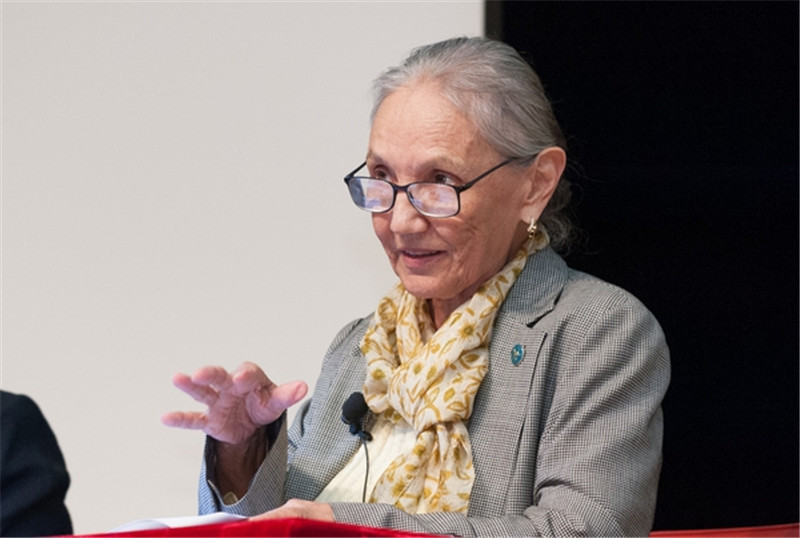 哈薩克斯坦?jié)h學(xué)家哈菲佐娃。資料圖