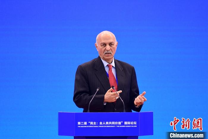 3月23日，第二屆“民主：全人類共同價值”國際論壇開幕式在北京舉行。圖為巴基斯坦參議院國防委員會主席穆沙希德·侯賽因在開幕式上作主題發(fā)言。 <a target='_blank' href='/'><p  align=