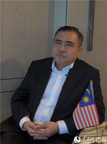 馬來西亞交通部部長陸兆福在接受人民網(wǎng)專訪。人民網(wǎng) 張文捷攝
