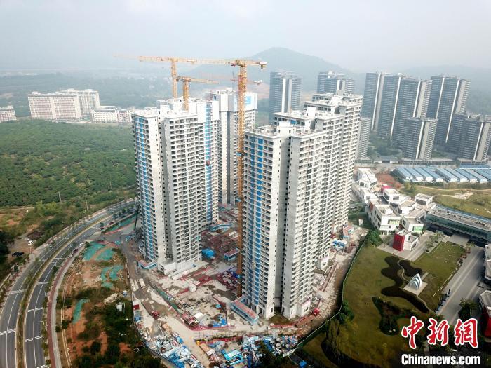 廣州一在建樓盤。 范少鵬 攝