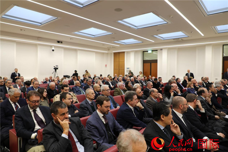 會(huì)議現(xiàn)場(chǎng)。人民網(wǎng)記者 謝亞宏攝