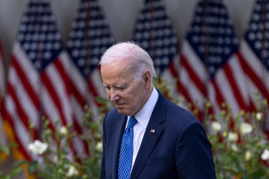 2023年4月24日，美國總統(tǒng)拜登在首都華盛頓白宮出席活動。新華社發(fā)（亞倫攝）