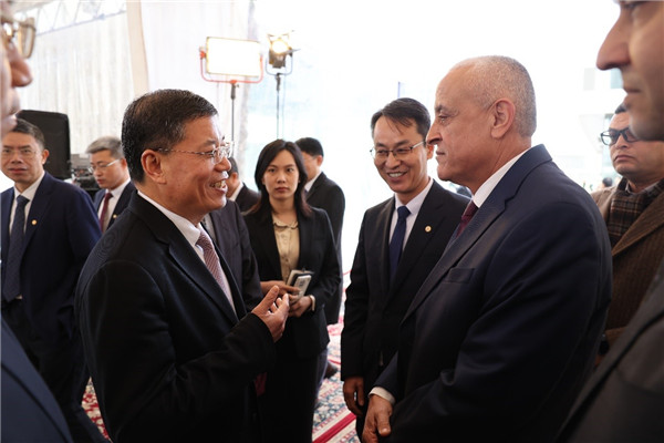 李永明同埃及住房部副部長(zhǎng)會(huì)談交流。主辦方供圖