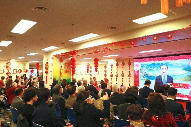 2月9日，“喜迎龍年·品味陜西”——2024新春迎福（展）聯(lián)歡會(huì)暨陜西文化年在東京中國(guó)文化中心拉開(kāi)帷幕。人民網(wǎng) 許可攝
