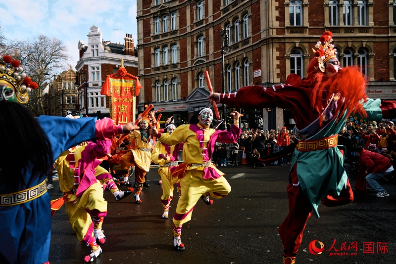 倫敦新春慶典現(xiàn)場。人民網(wǎng) 郭錦標(biāo)、楊浩鵬攝