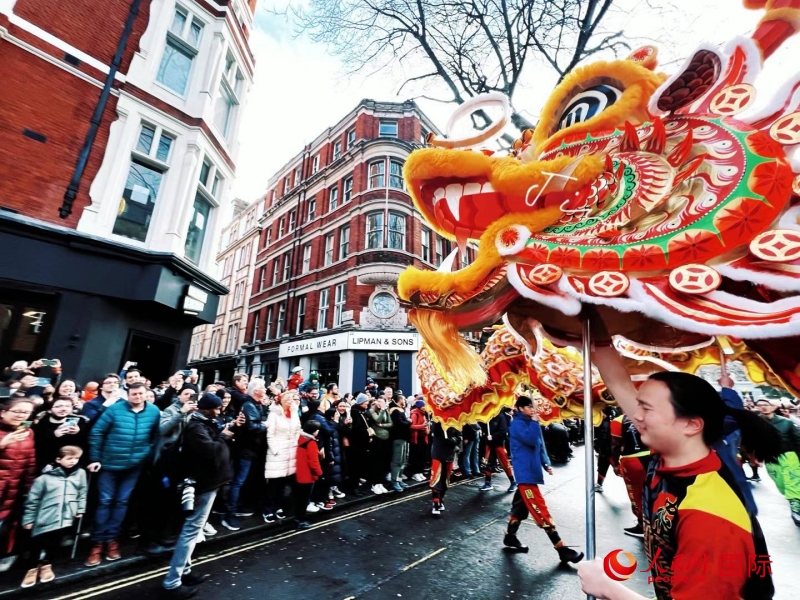 倫敦新春慶典現(xiàn)場。人民網(wǎng) 郭錦標(biāo)、楊浩鵬攝