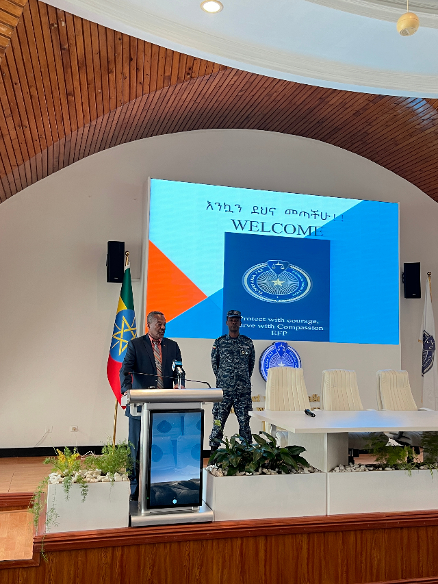 圖為埃塞警察大學(xué)校長梅斯芬·阿貝貝致辭。亞的斯亞貝巴大學(xué)孔子學(xué)院供圖