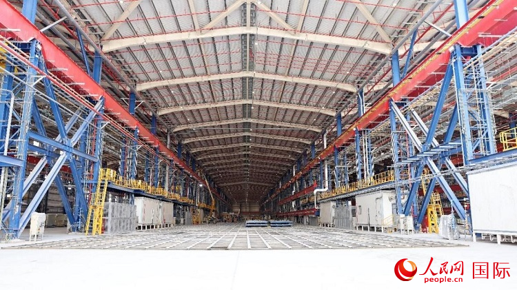 已移交業(yè)主的C201船體車間。人民網(wǎng)記者管克江攝