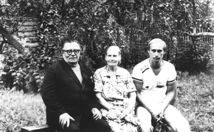 從圣彼得堡到莫斯科，普京從政大事記：下一個六年怎么走？