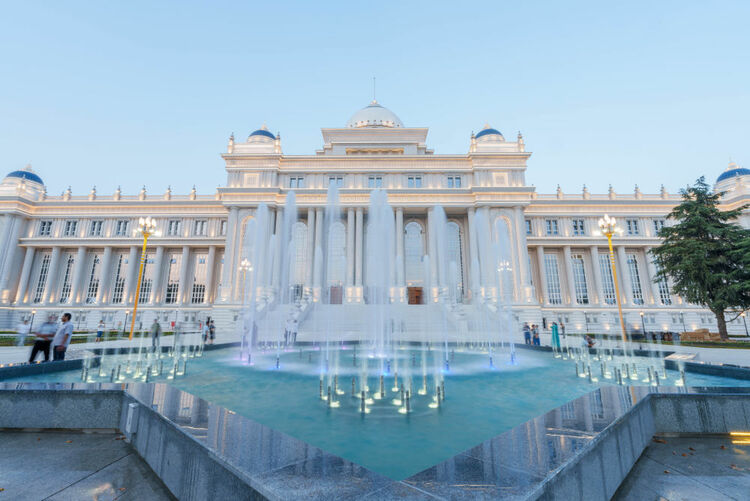 第1視點(diǎn)丨這兩座大樓，見證著中塔友誼