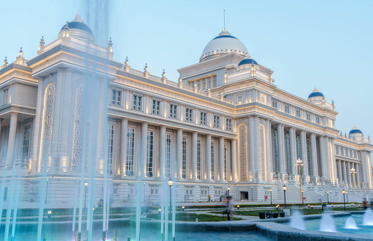 第1視點(diǎn)丨這兩座大樓，見證著中塔友誼