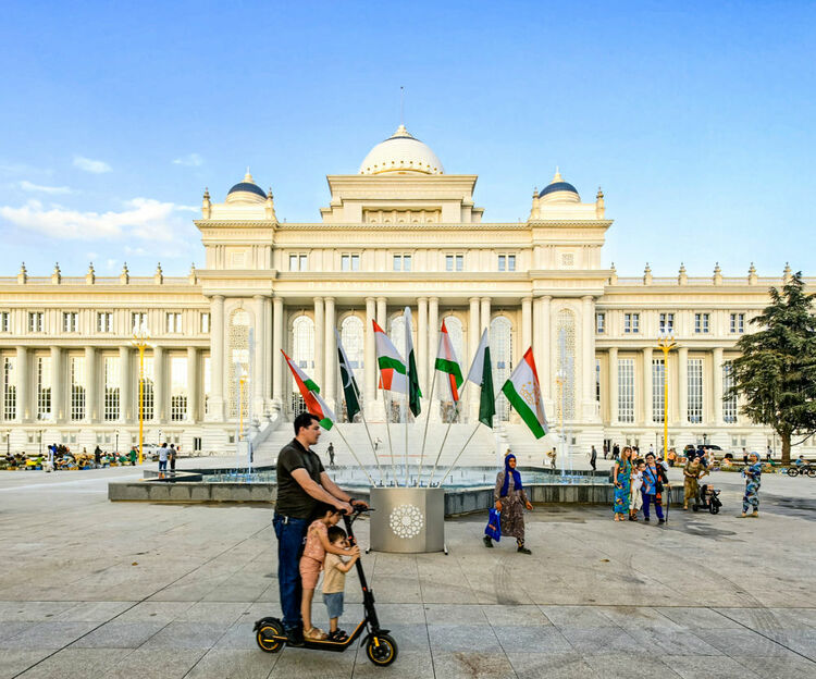 第1視點(diǎn)丨這兩座大樓，見證著中塔友誼