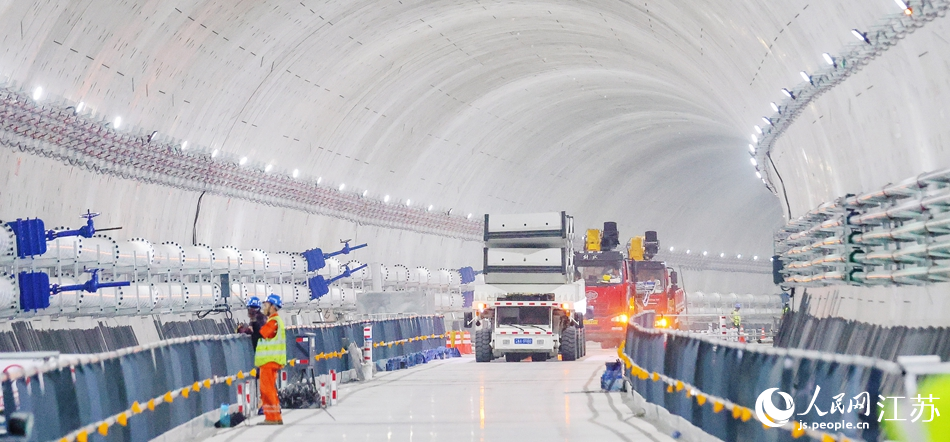 江陰靖江長江隧道右線施工現(xiàn)場。朱其攝