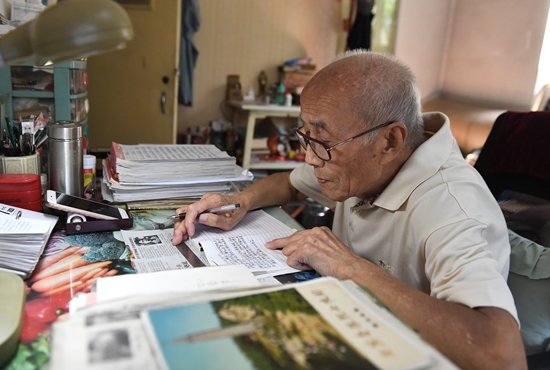 劉萬(wàn)舉撰寫(xiě)學(xué)黨史心得筆記。 受訪者供圖