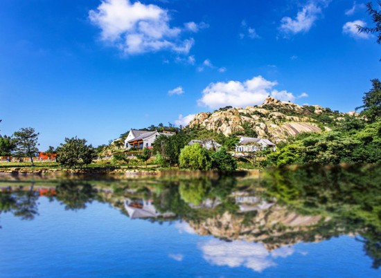 掩映于綠水青山間的朐山書院。丁躍進(jìn)攝