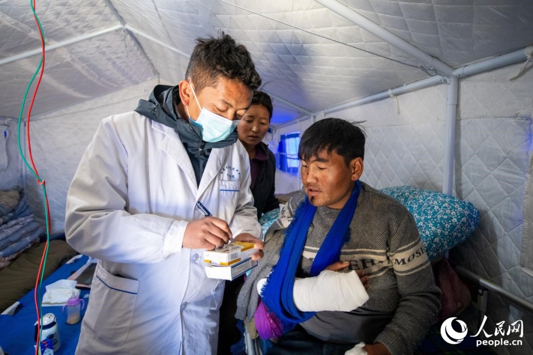 震中日記｜“謝謝，曼巴啦！”