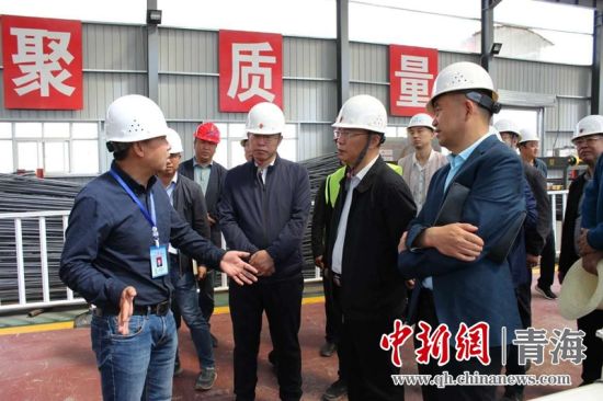 圖為生態(tài)環(huán)保專項(xiàng)督查現(xiàn)場。 孫舒亞攝