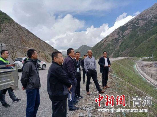 圖為生態(tài)環(huán)保專項督查現(xiàn)場。 孫舒亞攝