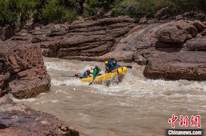 圖為瀾滄江生態(tài)漂流?！憸娼雌饔邢薰竟﹫D