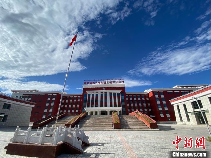 瀾滄江畔開出“教育格?；ā保含F(xiàn)代教育和生態(tài)教育并重