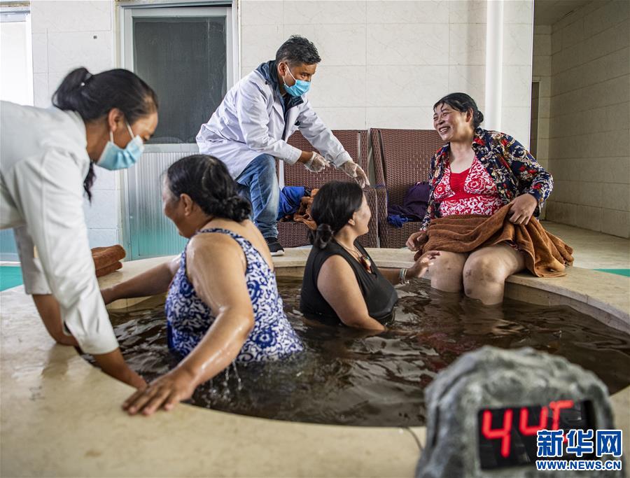 （新華全媒頭條·走向我們的小康生活·圖文互動）（10）扎西德勒，我們的新家園——西藏易地扶貧搬遷搬出幸福美好新生活