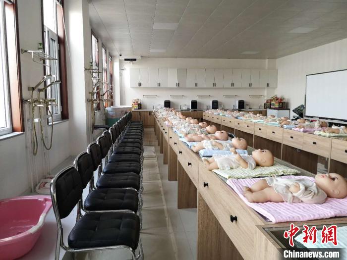 由人社部重點幫扶打造的“天鎮(zhèn)保姆”，已成為全國知名的勞務(wù)輸出品牌?！》尔惙?攝