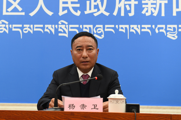 楊赤衛(wèi) 林芝市常委、政府副市長.JPG