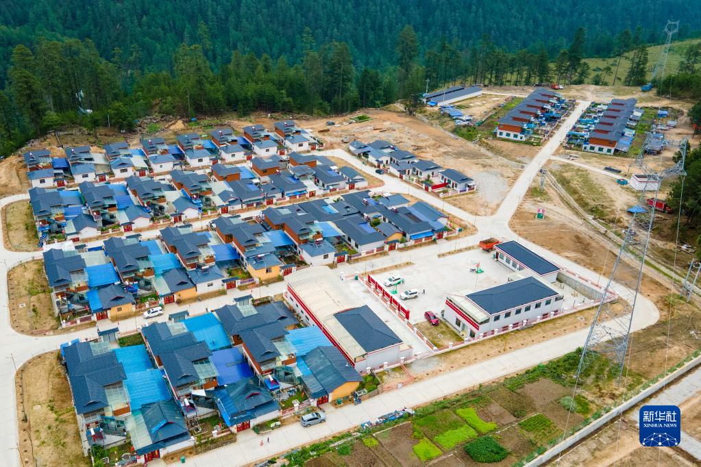 西藏林芝：易地搬遷，迎來幸福新生活