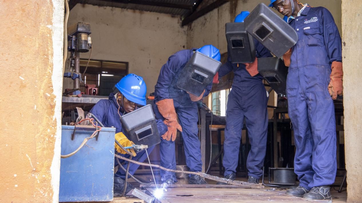 納迦與其他青年在接受技能培訓(xùn)。田雨攝