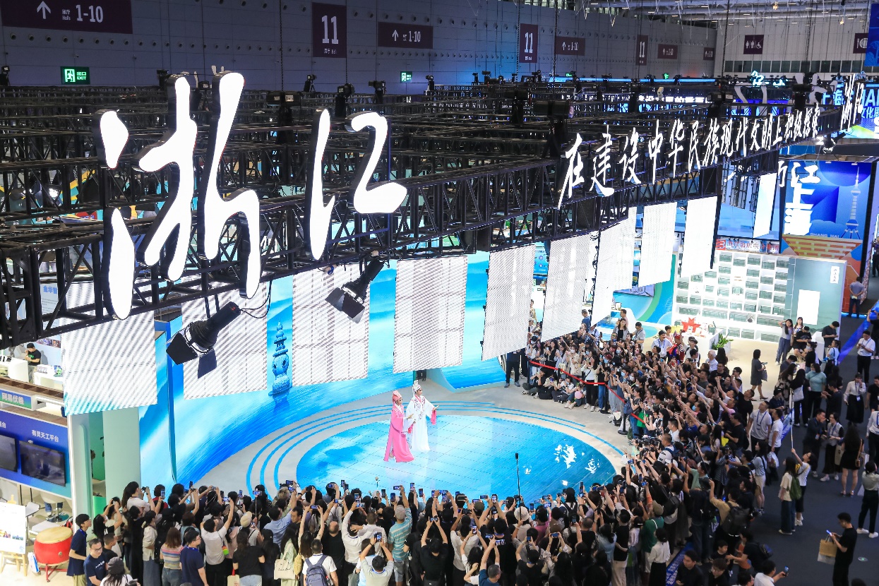 越劇《梁?！穫涫軈⒄褂^眾喜愛(ài)。主辦方供圖