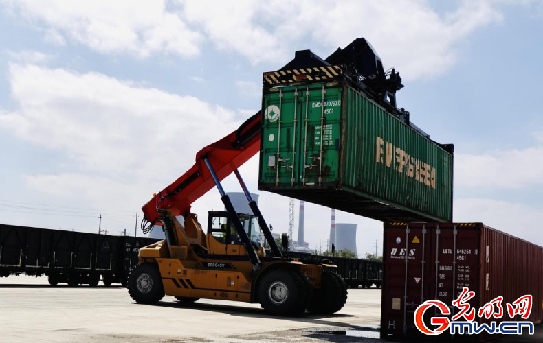 發(fā)現(xiàn)最美鐵路｜鐵龍奔騰！抒寫中歐班列草原絲路新篇章